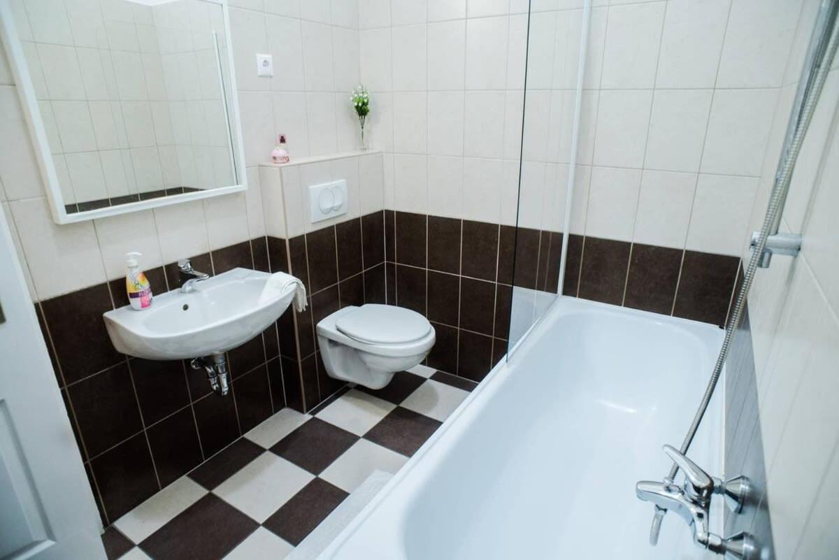 Very Central Spacious Ac Apartment Budapeszt Zewnętrze zdjęcie